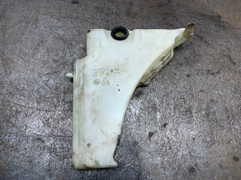 Бачок омывателя Audi A4 2008 8T0955453C УНИВЕРСАЛ CAGA