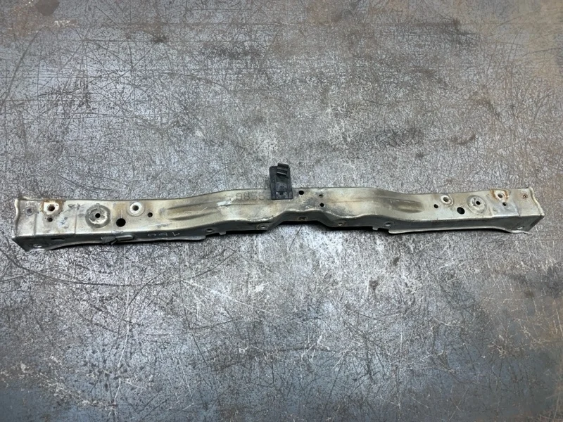 Кронштейн замка капота Toyota Avensis 2006 5321605030 СЕДАН 1ZZ-FE