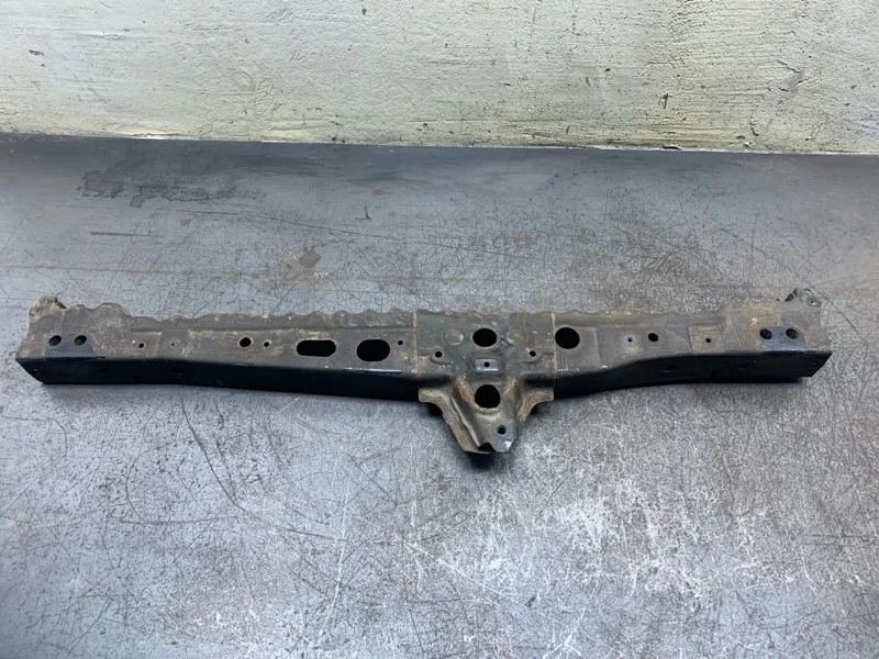 Балка под радиатор Toyota Auris 2007 5710402160 ХЭТЧБЕК 1ND-TV