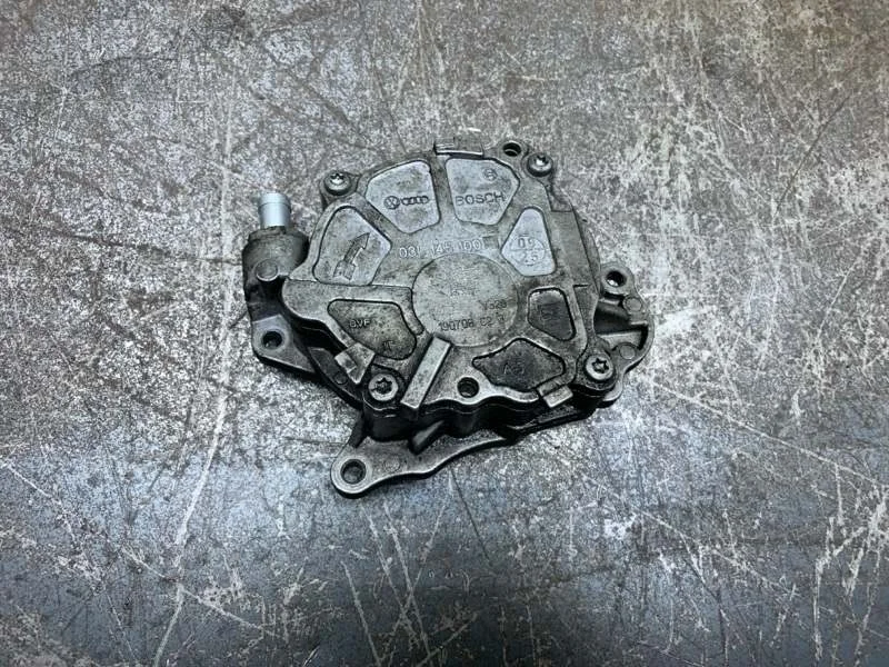 Насос вакуумный Audi A4 2008 03L145100 УНИВЕРСАЛ CAGA