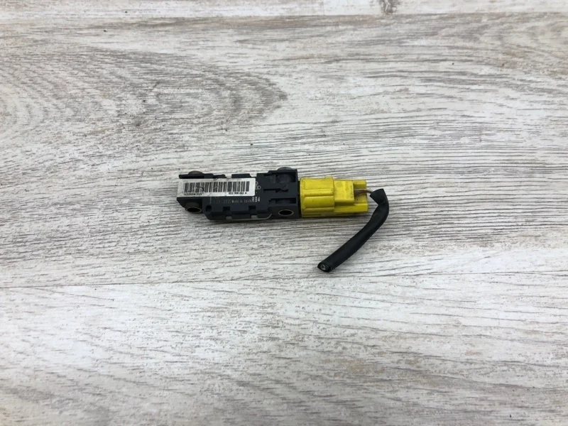 Датчик удара Audi A4 2005 8E0959651A УНИВЕРСАЛ BKE