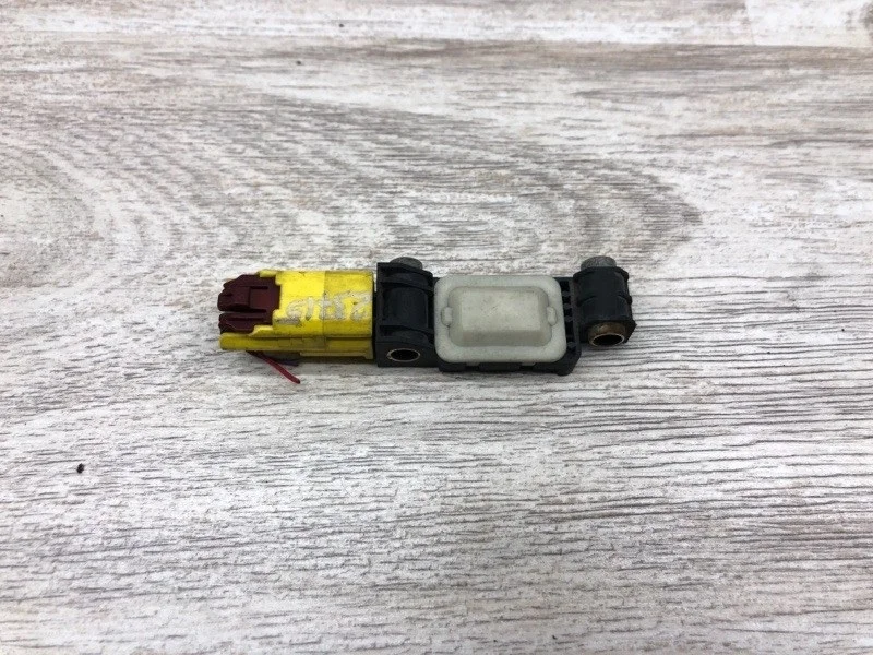 Датчик удара Audi A4 2005 8E0959651A УНИВЕРСАЛ BKE