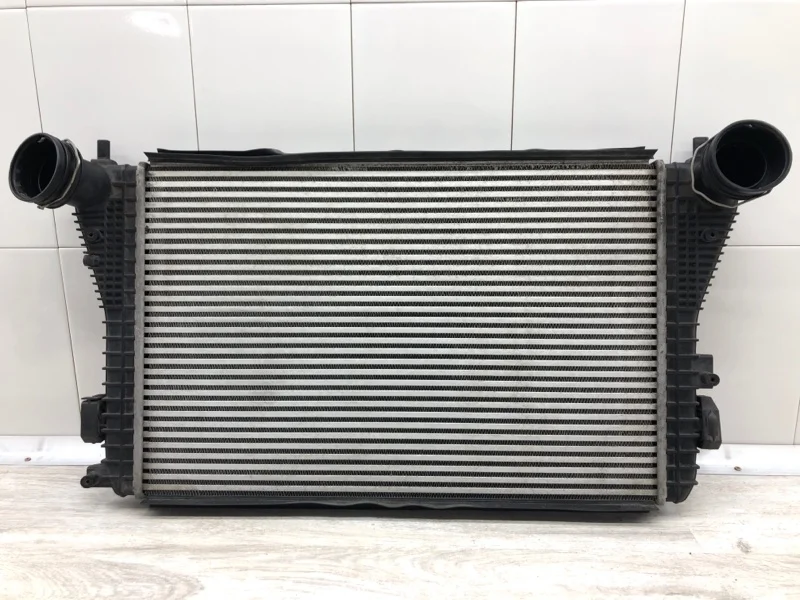 Радиатор интеркулера Volkswagen Touran 2006 1K0145803L МИНИВЭН BKC