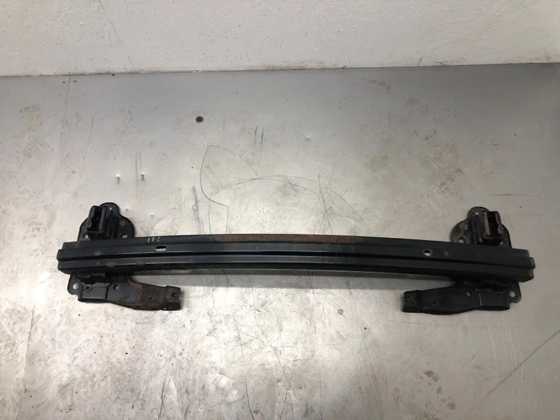 Усилитель бампера Kia Sportage 2005 865301F000 КРОССОВЕР D4EA