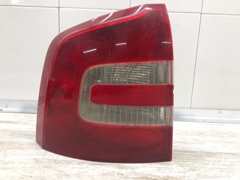 Фонарь Skoda Octavia 2008 1Z9945 УНИВЕРСАЛ BLS, левый