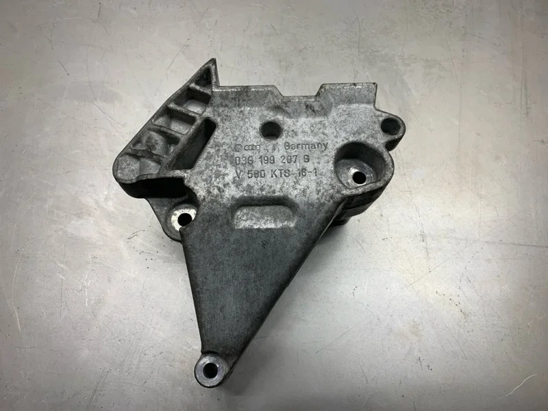 Кронштейн двигателя Volkswagen Touran 1 2009 03G199207G МИНИВЭН BLS