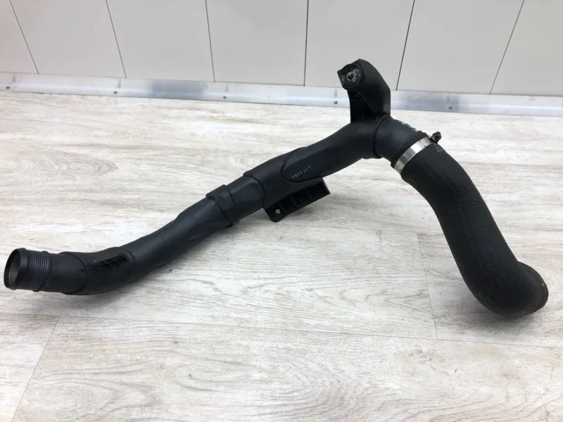 Патрубок интеркулера Volkswagen Golf 2011 1K0145840AA ХЭТЧБЕК CAYC