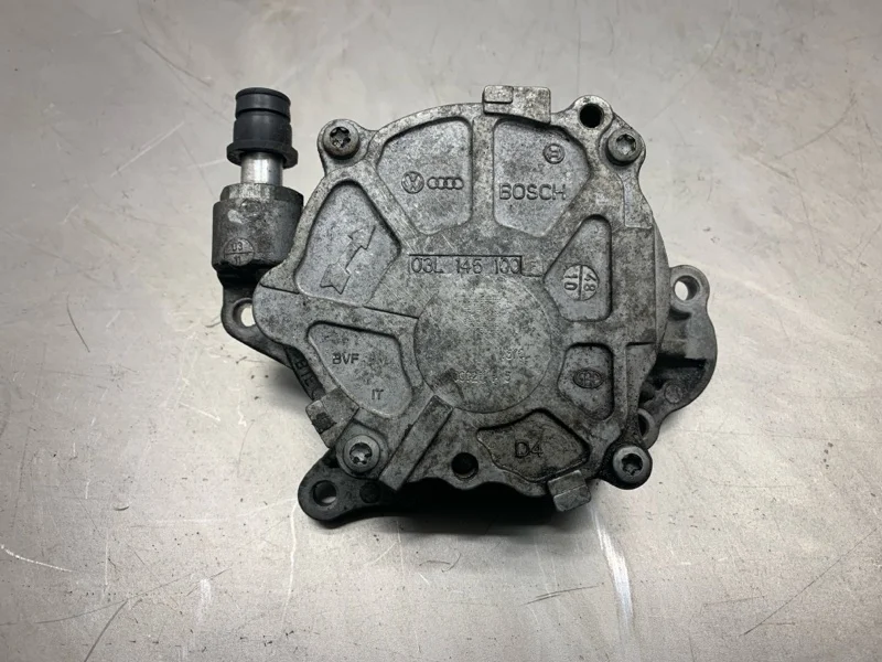 Насос вакуумный Volkswagen Passat B7 2011 03L145100 УНИВЕРСАЛ CAYC