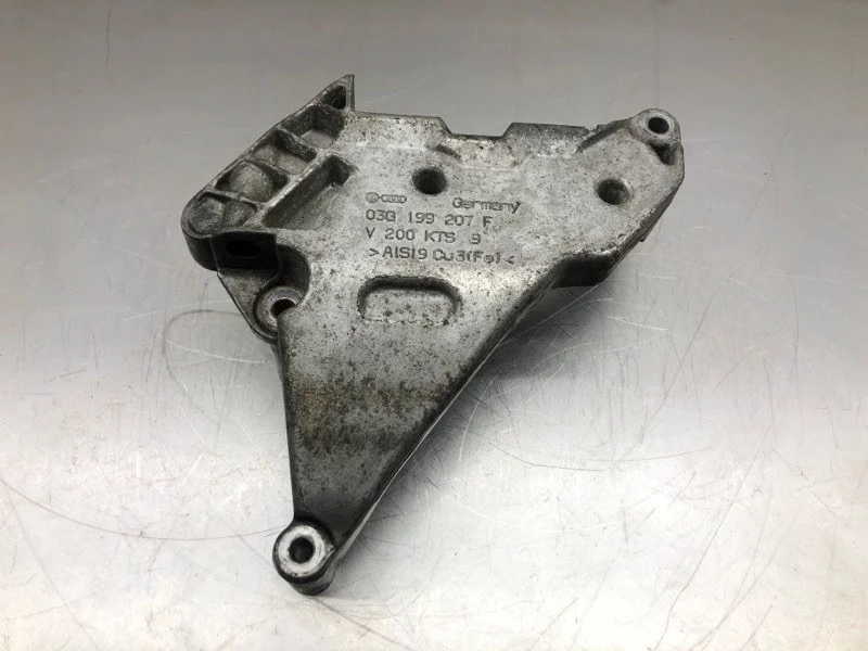 Кронштейн опоры двигателя Skoda Octavia 2007 03G199207F УНИВЕРСАЛ BLS