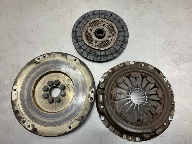 Комплект сцепления Toyota Avensis 2006 134050D020 УНИВЕРСАЛ 3ZZFE