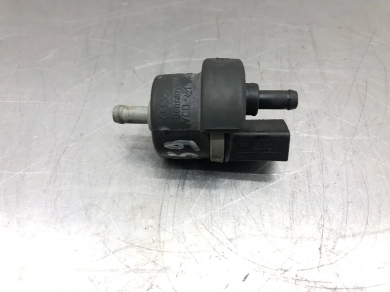 Клапан вентиляции картерных газов Volkswagen Jetta 5 2006 058133517B СЕДАН BLF