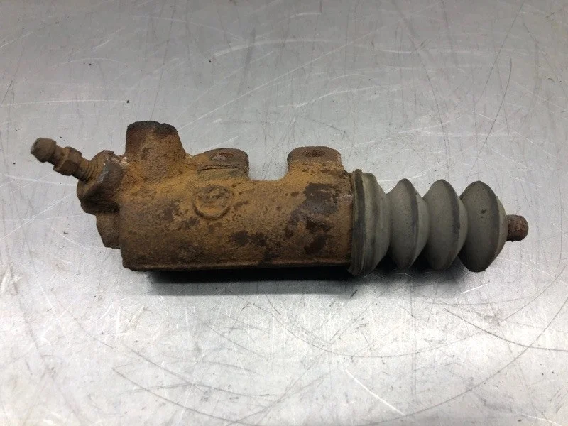 Рабочий цилиндр сцепления Toyota Avensis 2006 3147012130 УНИВЕРСАЛ 3ZZFE