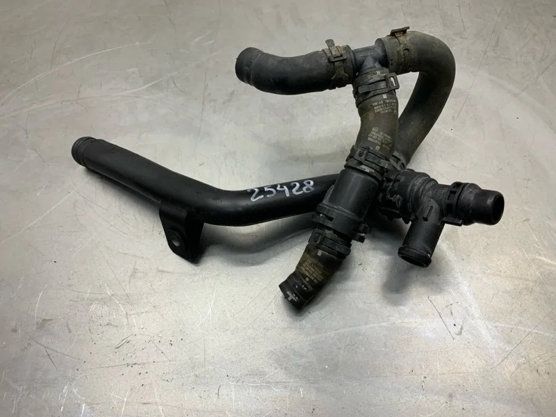 Патрубок системы охлаждения Audi A6 2011 03L121065K УНИВЕРСАЛ CGLD