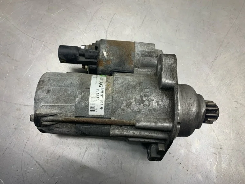 Стартер Skoda Octavia 2008 02M911023P УНИВЕРСАЛ BLS