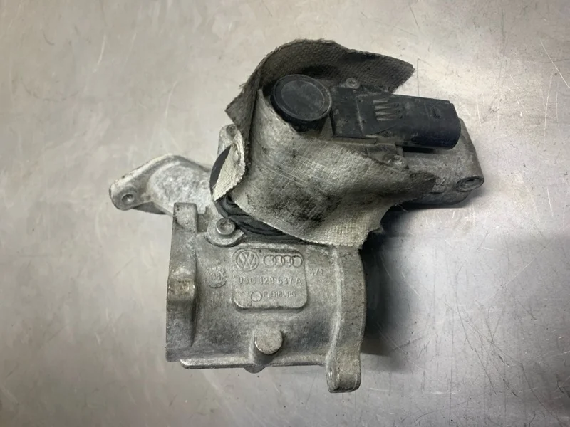 Клапан рециркуляции газов ЕГР Skoda Octavia 2008 03G129637A УНИВЕРСАЛ BLS