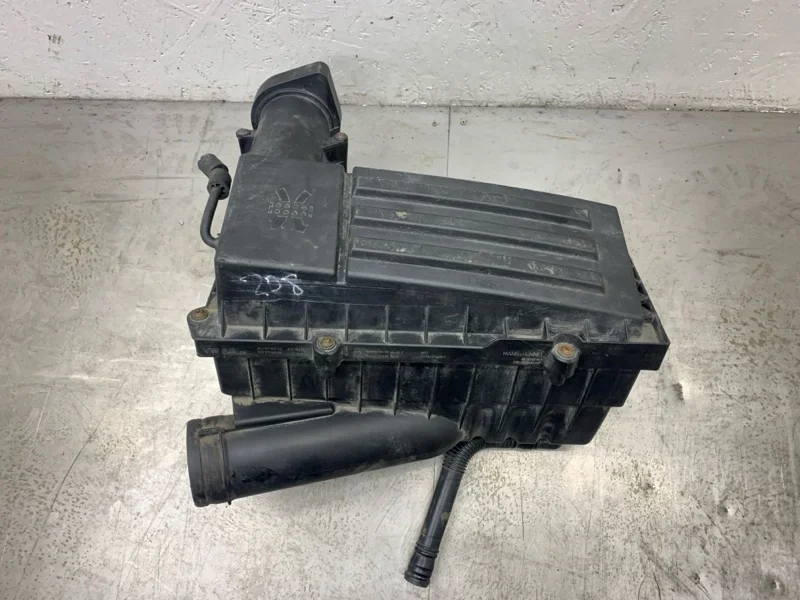 Корпус воздушного фильтра Volkswagen Touran 2006 3C0129607BE МИНИВЭН BKC