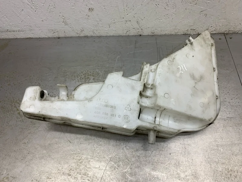 Бачок омывателя Audi A6 2011 4G8955451D УНИВЕРСАЛ CGLD