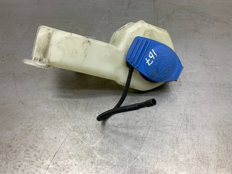 Бачок расширительный Audi A4 2005 8E0955451AP УНИВЕРСАЛ BKE