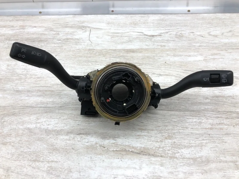 Подрулевой переключатель стрекоза Audi A4 2005 4E0953513K УНИВЕРСАЛ BKE