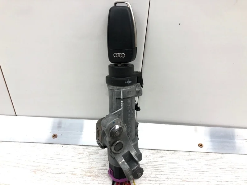 Замок зажигания Audi A4 2005 4B0905851 УНИВЕРСАЛ BKE