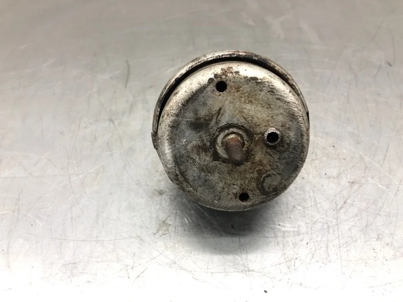 Подушка крепления двигателя Audi A4 2001 8D0199382AE УНИВЕРСАЛ AWX