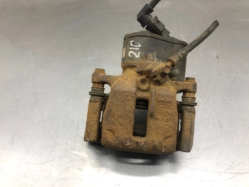 Суппорт тормозной Volkswagen Passat B7 2011 5N0615403 УНИВЕРСАЛ CAYC, задний левый