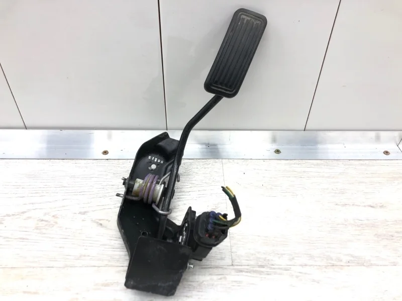 Педаль газа Toyota Avensis 2007 7801013011 УНИВЕРСАЛ 2ADFTV