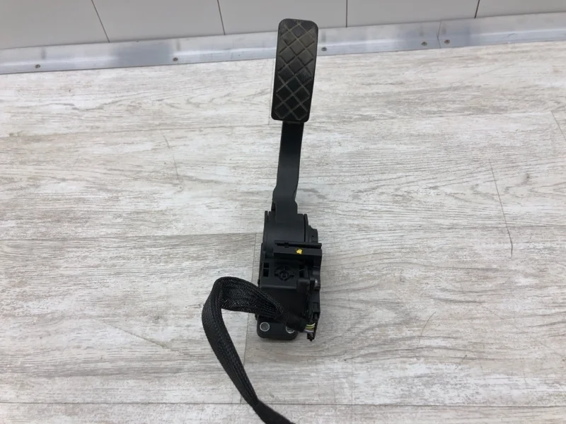 Педаль газа Skoda Fabia 2007 6Q1721503F ХЭТЧБЕК BZG