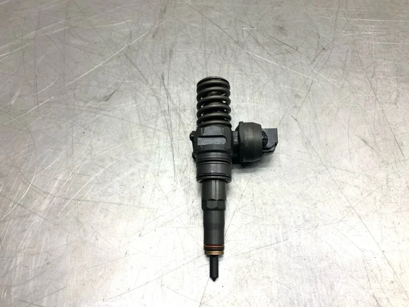 Форсунка Volkswagen Touran 2007 038130073BN МИНИВЭН BLS