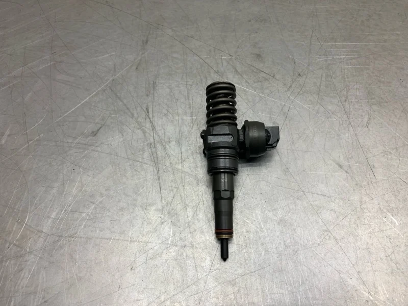 Форсунка Volkswagen Touran 2007 038130073BN МИНИВЭН BLS