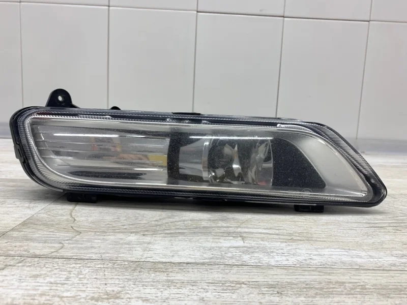 Фара противотуманная Volkswagen Passat B7 2011 3AA941661E УНИВЕРСАЛ CAYC, левая