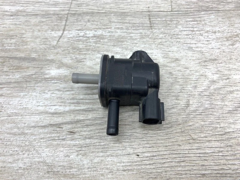 Вакуумный электромагнитный клапан Toyota Auris 2008 9091012276 ХЭТЧБЕК 1ZR-FE