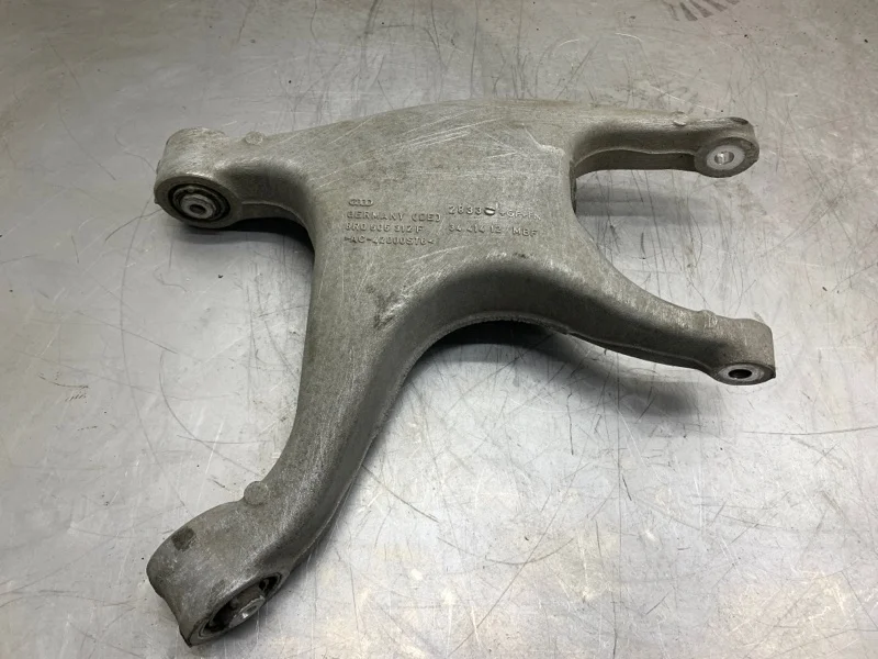 Рычаг подвески Audi A7 2010 8R0505312F СЕДАН CDUC, задний правый