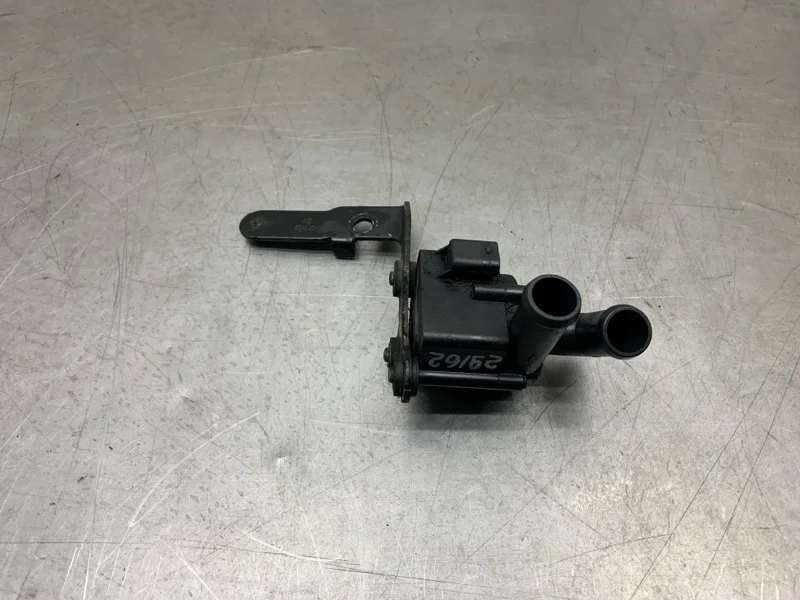 Водяной насос Skoda Octavia 2010 5N0965561 УНИВЕРСАЛ CAYC