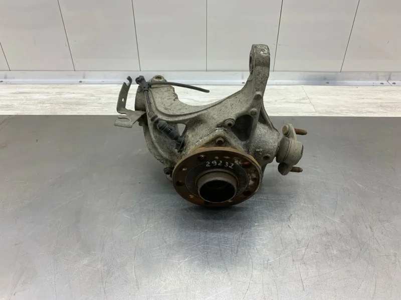 Кулак Volkswagen Golf Hybrid 2017 5Q0407253A ХЭТЧБЕК CUKB, передний левый