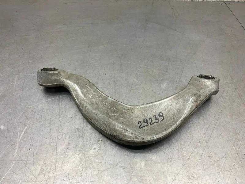 Рычаг подвески нижний Audi A6 2011 8K0505324H УНИВЕРСАЛ CGLD, задний правый