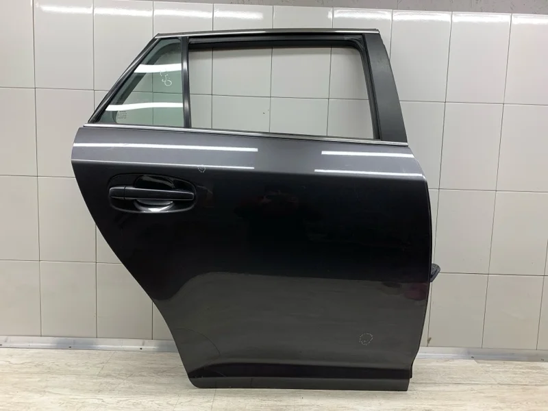 Дверь Toyota Avensis 2010 6700305160 УНИВЕРСАЛ 1ADFTV, задняя правая