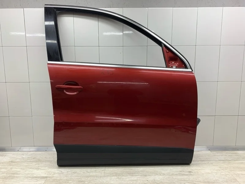 Дверь Volkswagen Tiguan 2008 5N0831312 ВНЕДОРОЖНИК CBAB, передняя правая