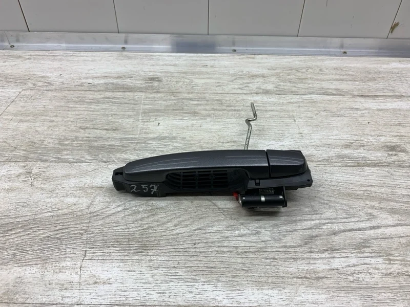 Ручка двери внешняя Toyota Avensis 2007 6920105060 УНИВЕРСАЛ 1ADFTV, передняя правая