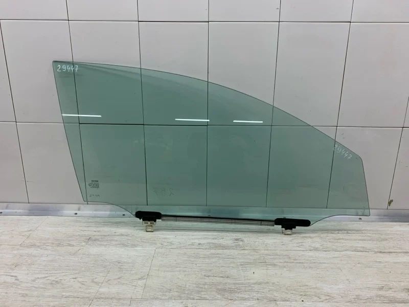 Стекло двери Toyota Avensis 2007 6810105030 УНИВЕРСАЛ 1ADFTV, переднее правое