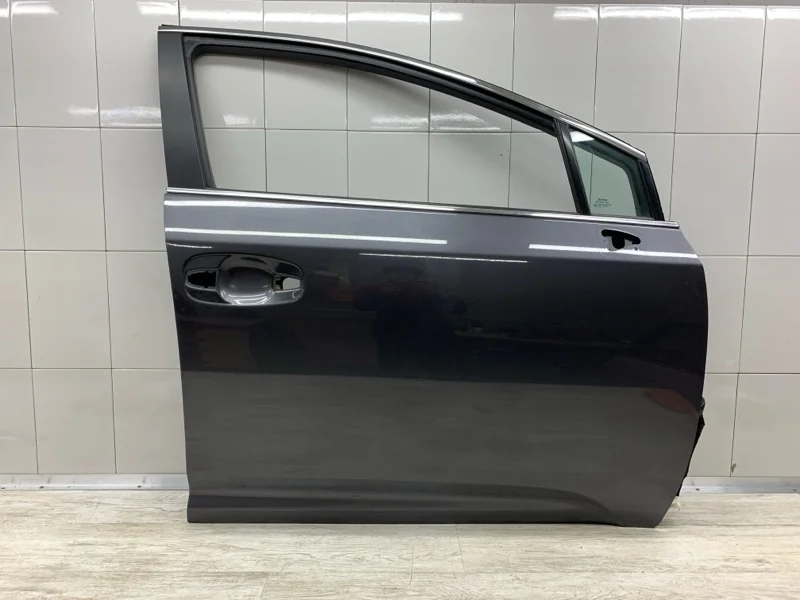 Дверь Toyota Avensis 2010 6700105070 УНИВЕРСАЛ 1ADFTV, передняя правая