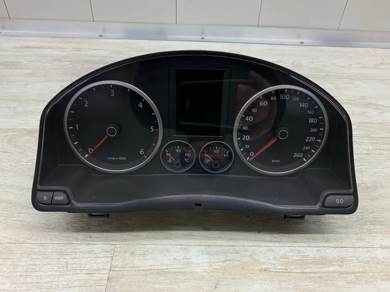 Щиток приборов Volkswagen Tiguan 2008 5N0920870D ВНЕДОРОЖНИК CBAB