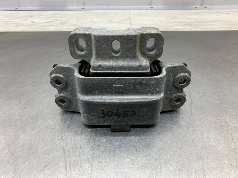 Подушка крепления двигателя Volkswagen Golf 2010 1K0199555 ХЭТЧБЕК CBZB, передняя левая