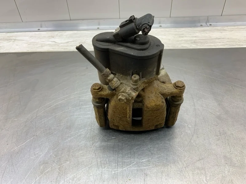 Суппорт тормозной Volkswagen Tiguan 2008 32332267D ВНЕДОРОЖНИК CBAB, задний правый