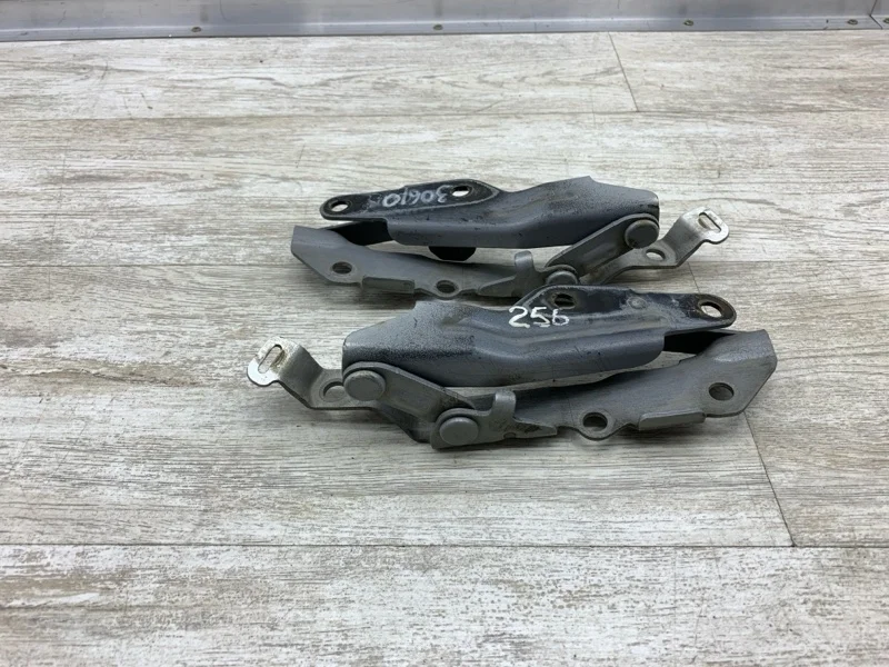 Петля капота Subaru Legacy 2003 57260AG0009P УНИВЕРСАЛ EJ202