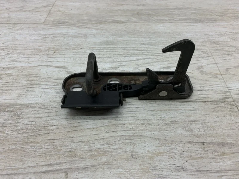 Замок капота Volkswagen Tiguan 2008 1K0823480 ВНЕДОРОЖНИК CBAB