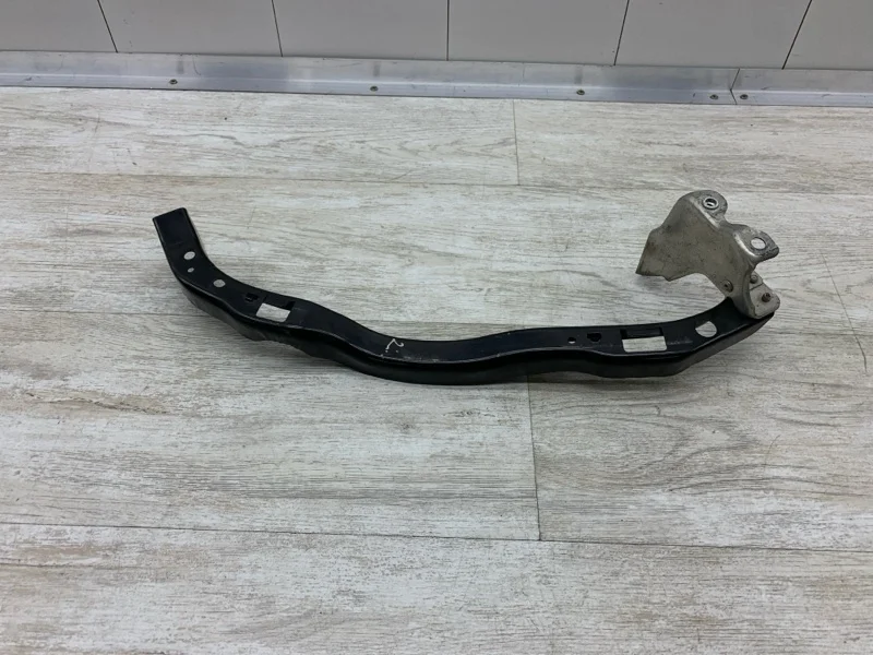 Кронштейн крепления фары Subaru Legacy 2003 57707AG060 УНИВЕРСАЛ EJ202, передний правый