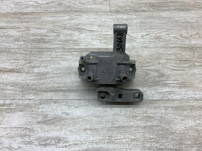 Подушка крепления двигателя Volkswagen Tiguan 2008 5N0199262E ВНЕДОРОЖНИК CBAB