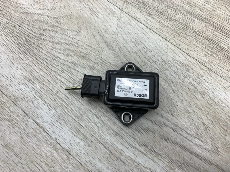 Датчик ускорения Toyota Avensis 2007 8918302020 УНИВЕРСАЛ 1ADFTV