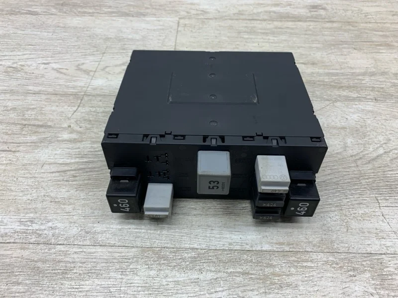 Блок комфорта Volkswagen Tiguan 2008 3C8937049E ВНЕДОРОЖНИК CBAB